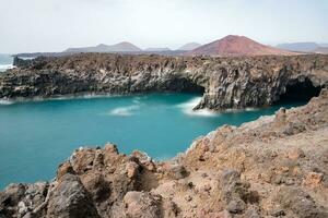 Lanzarote Küste während ein sonnig Tag foto