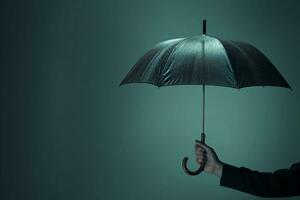 ai generiert des Mannes Hand halten nass Regenschirm auf dunkel Hintergrund mit Kopieren Raum. ai generiert. foto