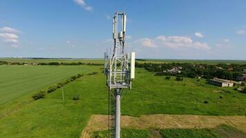 zellular Turm. Ausrüstung zum weiterleiten zellular und Handy, Mobiltelefon Signal foto