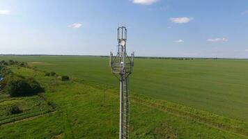 zellular Turm. Ausrüstung zum weiterleiten zellular und Handy, Mobiltelefon Signal foto