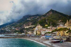 Reise im Italien. Amalfi Küste mit das Meer foto