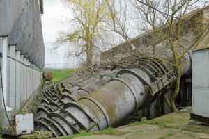 Auslauf Rohre von ein Wasser Pumpen Bahnhof. Rohre von groß Durchmesser foto