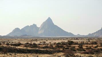 spitzkoppe Namibia beim etwas Entfernung foto