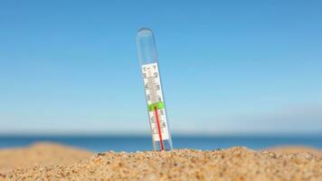 Glas Thermometer, Merkur Thermometer isoliert foto