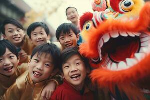 ai generiert glücklich asiatisch Kinder feiern Chinesisch Neu Jahr draußen foto
