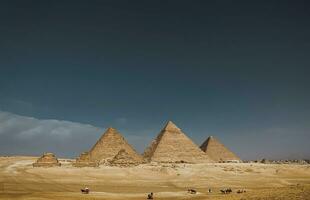 ein schön Bild von das Pyramiden im Gizeh, Ägypten foto