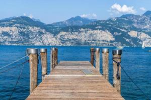 Gardasee und das historische Zentrum von Malcesine. foto