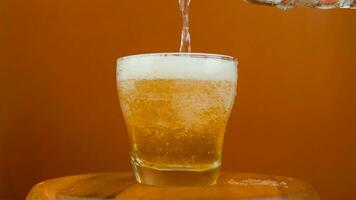 alkoholisch Getränke Glas von Alkohol gemischt mit Limonade foto