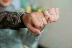 Ringe beim das Hochzeit foto