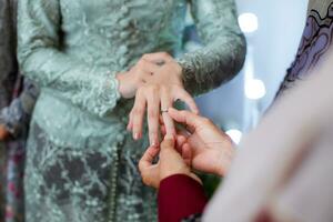 Ringe beim das Hochzeit foto