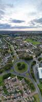 hoch Winkel Panorama- Aussicht von Norden Luton Stadt von England vereinigt Königreich während wolkig Sonnenuntergang. Oktober 4., 2023 foto