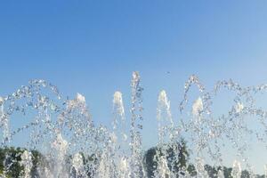 schließen oben Schuss von das Brunnen im das Park. städtisch foto