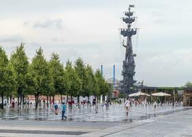 Moskau, Russland - - 07.09.2023 - - Monument zu petr das zuerst beim Muzeon Park. Stadt foto