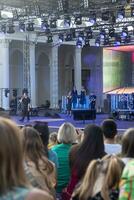 Moskau, Russland - - 28.07.2023 - - Konzert von das Felsen Band beim vdnkh Park. städtisch foto