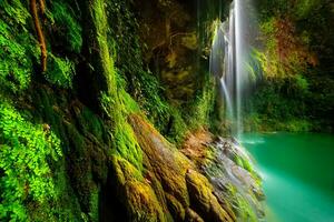 schön Wasserfälle Landschaft foto