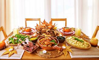 festlich Abendessen auf das Tabelle foto