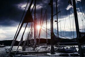 Yacht Hafen beim Nacht foto