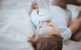 Süss Baby Trinken Formel foto