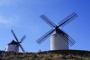 Cervantes Don Quijote Windmühlen und consuegra Schloss. Kastilien la Mancha, Spanien foto