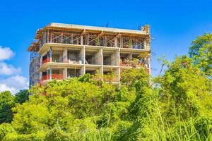 Baustellen zerstören die tropische Natur Playa del Carmen Mexiko foto