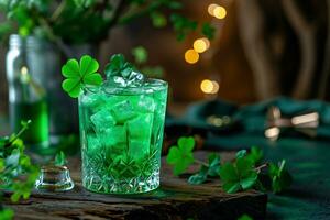 ai generiert st. Patrick's Tag Grün trinken mit Blatt Kleeblatt zum st. Patrick's Tag Party. foto