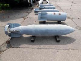 Bewaffnung von Flugzeugen und Hubschraubern Raketen, Bomben, Kanonen foto