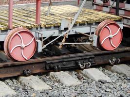 Eisenbahntransportdetails von Lokomotive, Waggon foto