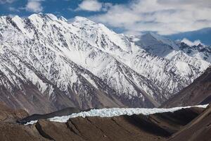 Gletscher in Karakorum Mountains Shimshal Region trockene Landschaft foto