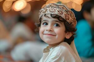 ai generiert ein schön wenig Junge tragen traditionell Arabisch Stoff ai generativ foto