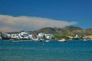 das Strand und Angeln Dorf von Polonia im milos, Griechenland foto