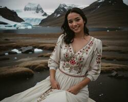 ai generiert Porträt von ein jung Frau lächelnd beim Kamera im Vorderseite von Eisberge. ai generativ foto