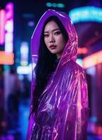 ai generiert schön asiatisch Frau im lila Regenjacke Gehen im das Stadt. ai generativ foto