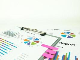 Analyse von Marketingberichtsdiagrammen und Finanzdiagrammen foto