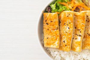 Teriyaki Tofu Reisschüssel - vegane Küche