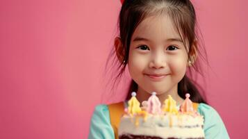 ai generiert glücklich Geburtstag wenig Mädchen mit Geburtstag Kuchen gegen lebendig minimalistisch Hintergrund foto