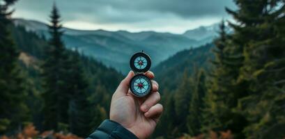 ai generiert Person halten Kompass mit Wald und Berge im das Hintergrund foto