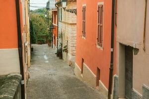 Sirolo ist ein malerisch Stadt, Dorf gelegen entlang das adriatic Küste im das marche Region von Italien. bekannt zum es ist atemberaubend Strände, klar Blau Gewässer, und charmant historisch Center. foto