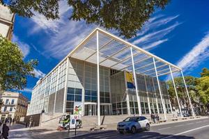 nimes, frankreich, 29. april 2019 - carre d'art in nimes, frankreich. Es ist das Museum für zeitgenössische Kunst und die Stadtbibliothek der Stadt, eröffnet im Jahr 1993 foto