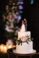 Hochzeitstorte bei der Hochzeit des Brautpaares foto