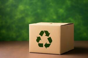 ai generiert Karton Box mit ein recyceln Symbol auf Grün Hintergrund foto