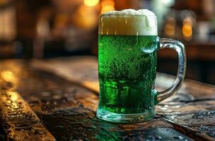 ai generiert ein fröhlich st Patrick's Tag Bier beim ein hölzern Tabelle foto