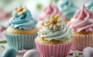 ai generiert Cupcakes dekoriert mit Gänseblümchen und Ostern Eier foto