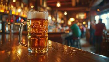 ai generiert ein Becher von Bier beim ein Bar im Vorderseite von Menschen foto