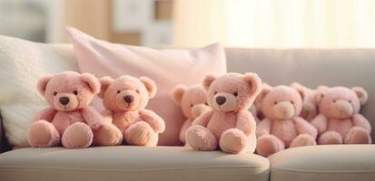 ai generiert ein Gruppe von Teddy Bären sitzt vereinbart worden auf ein Couch foto