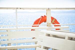 Rettungsring auf Schiff foto