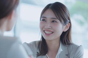ai generiert jung japanisch lächelnd Frau im Jacke. Geschäft freundlich Verhandlungen foto