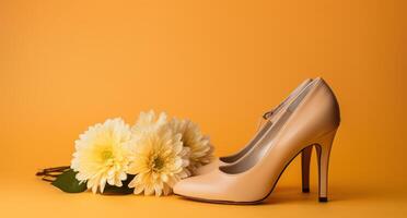 ai generiert hoch Hacke Rosa hoch hochhackig Schuhe auf Beige mit Rosa Blumen auf ein Orange Hintergrund foto