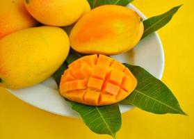 Nahaufnahme Foto von frischen Mangofrüchten