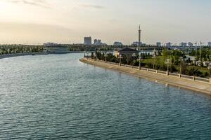 Mann gemacht Kanal beim das Resort Stadt Awaza im turkmenbashi, Turkmenistan foto