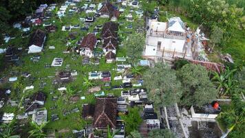 Antenne Foto von eyang Gedongs Grab im Mindi, Klaten, zentral Java, Indonesien.